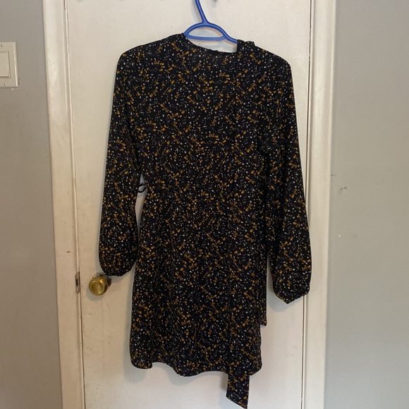 Black and gold mini dress - Picture 2 of 4